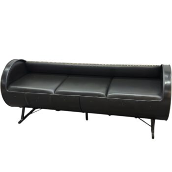 Black leather 3-seater sofa with modern design and metal legs. Perfect for contemporary living rooms, offering comfort and style with refurbished quality.